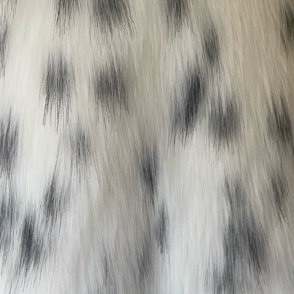 FASHION FAUX FUR SPOTTED COAT - Picture 3 of 9